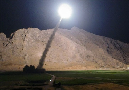 Irán califica de advertencia el ataque a Daesh en Siria